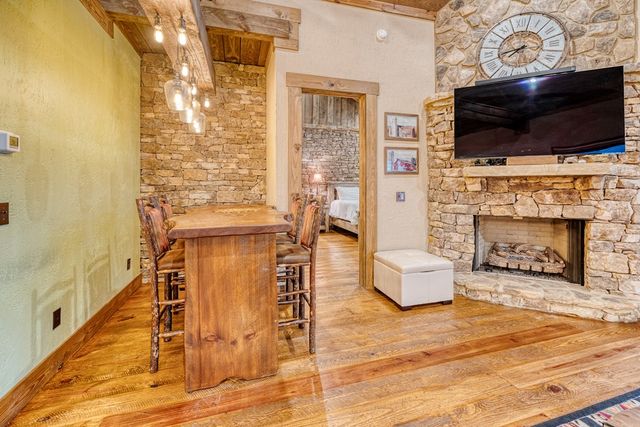 280 Pointe Of View, Blue Ridge, GA 30513