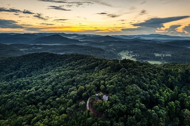 280 Pointe Of View, Blue Ridge, GA 30513