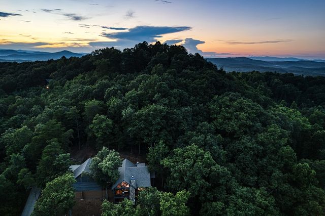280 Pointe Of View, Blue Ridge, GA 30513