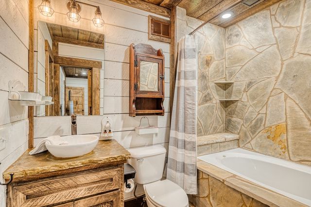 280 Pointe Of View, Blue Ridge, GA 30513