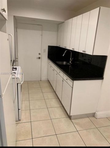 18101 NW 68th Ave D202, Hialeah, FL 33015