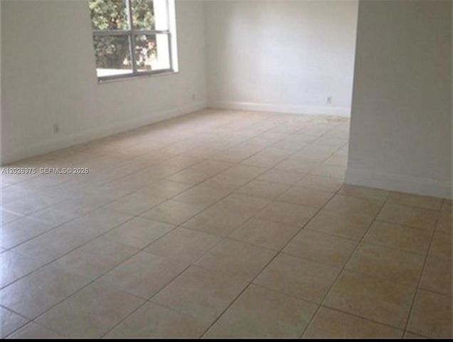 18101 NW 68th Ave D202, Hialeah, FL 33015