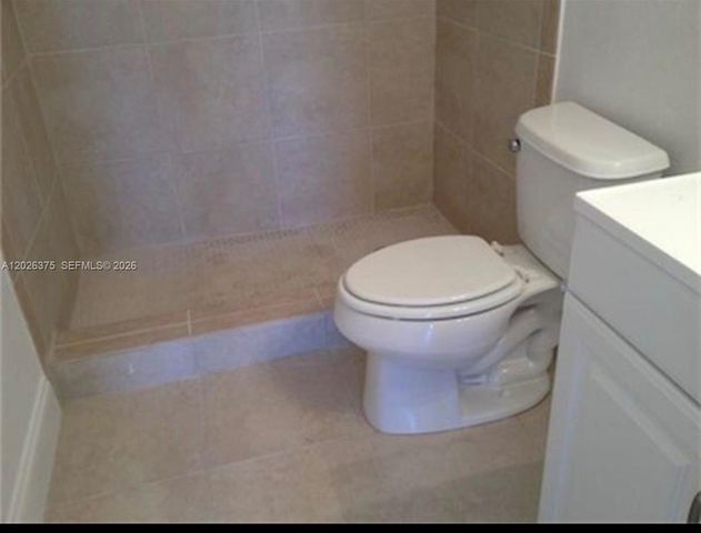 18101 NW 68th Ave D202, Hialeah, FL 33015