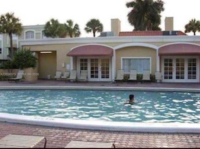 18101 NW 68th Ave D202, Hialeah, FL 33015