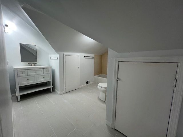 14935 W Old School Road 2, Libertyville, IL 60048