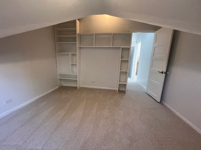 14935 W Old School Road 2, Libertyville, IL 60048