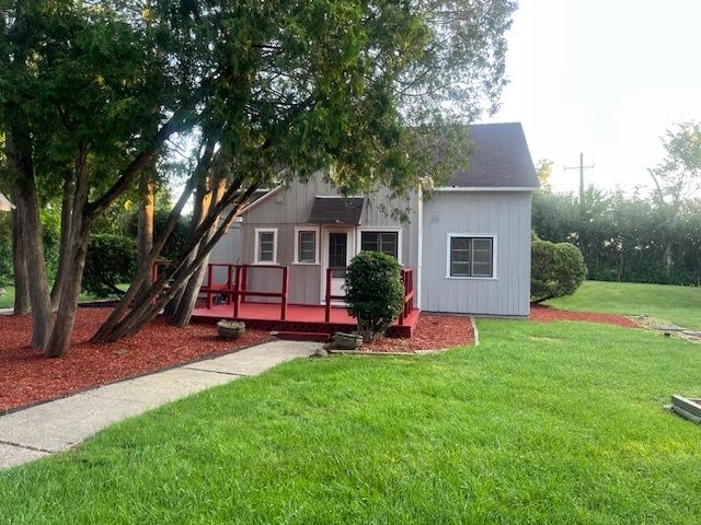 14935 W Old School Road 2, Libertyville, IL 60048