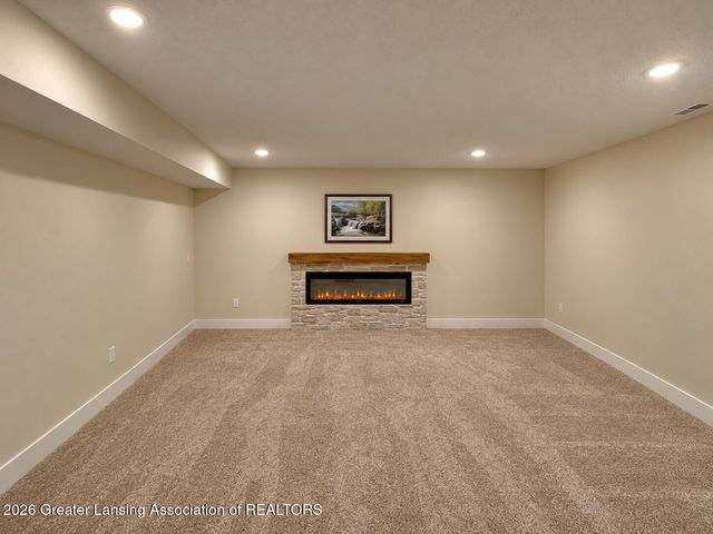2127 Isaac Lane, East Lansing, MI 48823