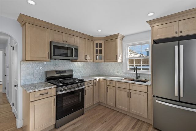 158 S Rose Street, East Providence, RI 02914