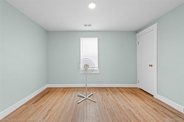 16258 Evergreen Avenue, Eastpointe, MI 48021