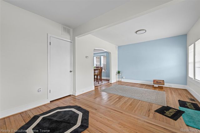 16258 Evergreen Avenue, Eastpointe, MI 48021