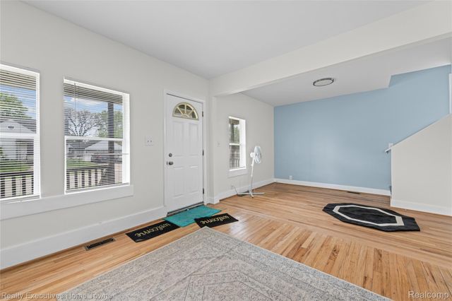 16258 Evergreen Avenue, Eastpointe, MI 48021