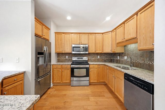 73 Saratoga Road APT 11, Glenville, NY 12302