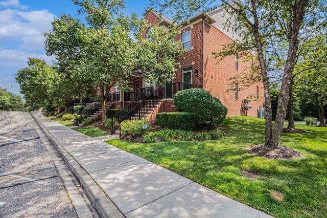 39459 Springwater Drive, Northville Twp, MI 48168