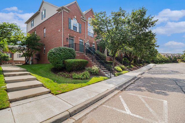 39459 Springwater Drive, Northville Twp, MI 48168