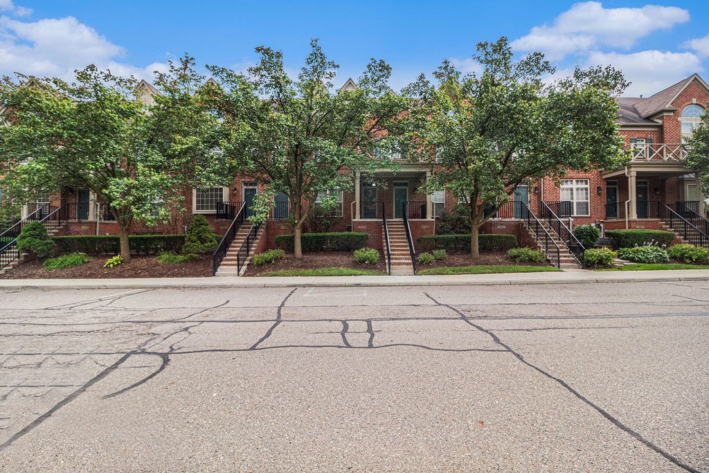 39459 Springwater Drive, Northville Twp, MI 48168