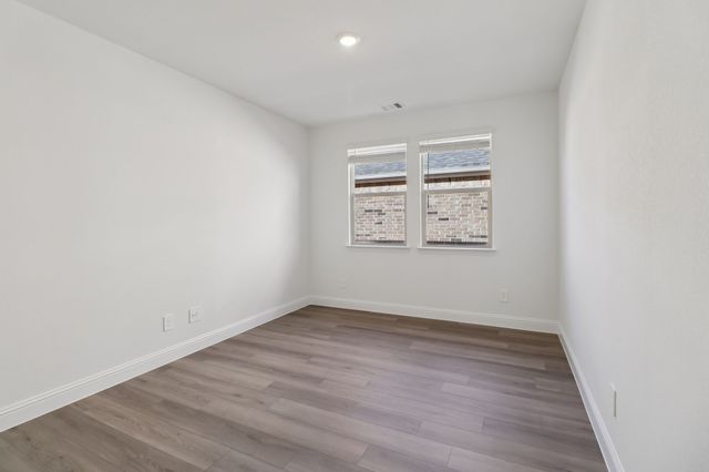 2509 Flatiron Drive, Corinth, TX 76210