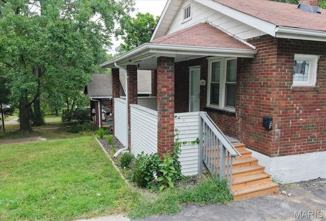 2424 Gothland Avenue, Overland, MO 63114