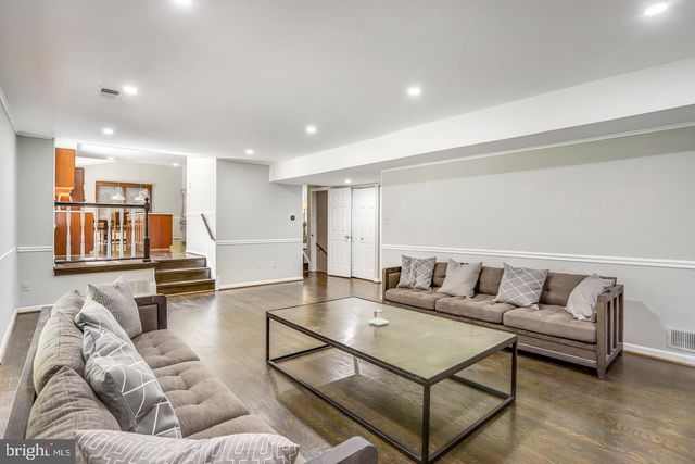 931 WELHAM GREEN RD, Great Falls, VA 22066