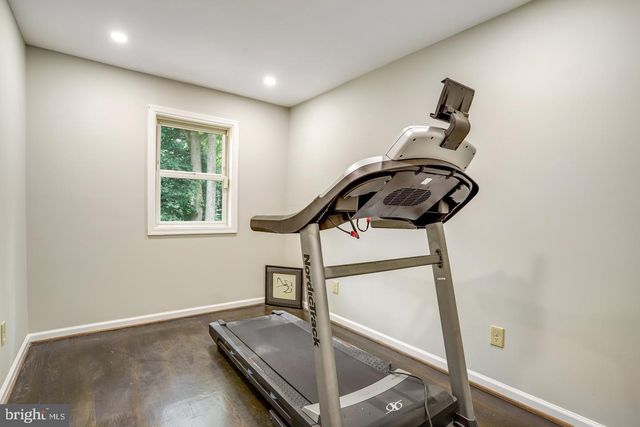 931 WELHAM GREEN RD, Great Falls, VA 22066