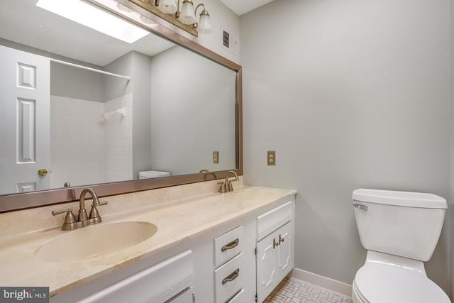 931 WELHAM GREEN RD, Great Falls, VA 22066