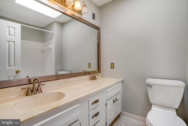 931 WELHAM GREEN RD, Great Falls, VA 22066