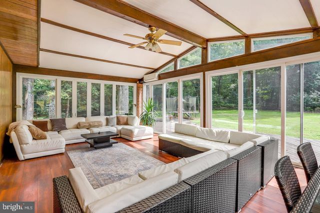 931 WELHAM GREEN RD, Great Falls, VA 22066