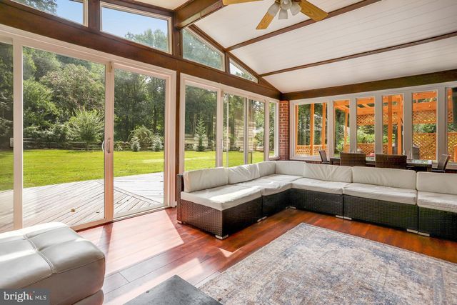 931 WELHAM GREEN RD, Great Falls, VA 22066