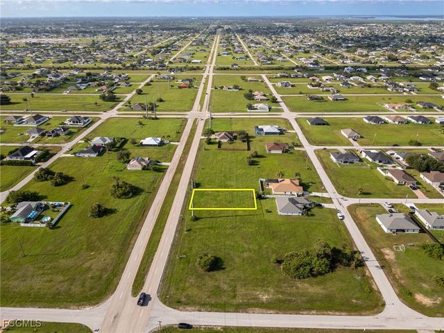 828 El Dorado BLVD N, Cape Coral, FL 33993