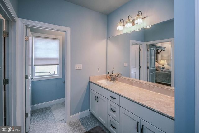 121 WINDROW CT, Winchester, VA 22602