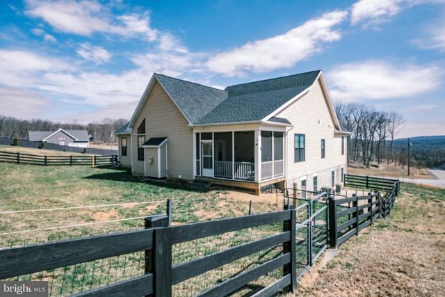 121 WINDROW CT, Winchester, VA 22602