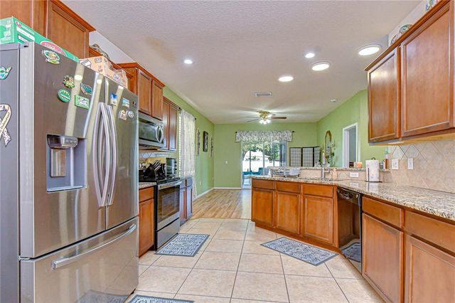 6252 TWIN BRIDGES DRIVE, Zephyrhills, FL 33541