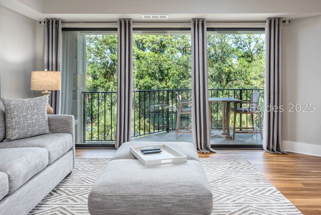 10 S Forest Beach Dr Apt 307, Hilton Head Island, SC 29928