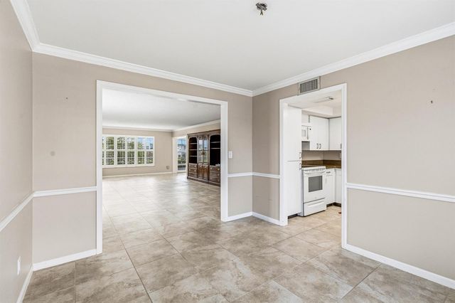 2741 Ocean Drive 31d, Vero Beach, FL 32963