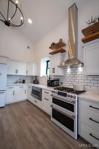 311 S Lakeshore Boulevard 3, Marquette, MI 49855