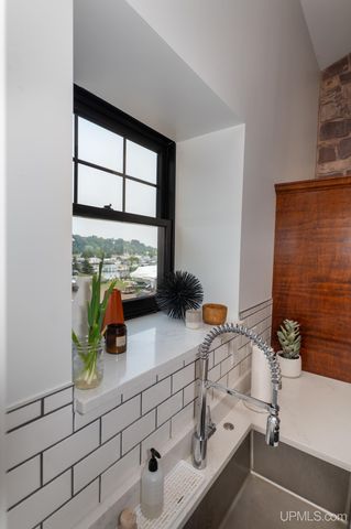 311 S Lakeshore Boulevard 3, Marquette, MI 49855