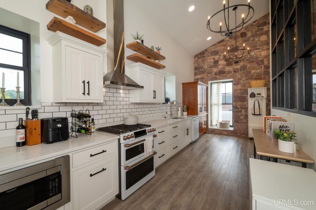 311 S Lakeshore Boulevard 3, Marquette, MI 49855