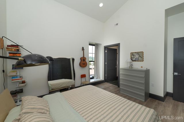 311 S Lakeshore Boulevard 3, Marquette, MI 49855