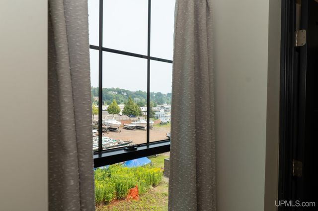 311 S Lakeshore Boulevard 3, Marquette, MI 49855