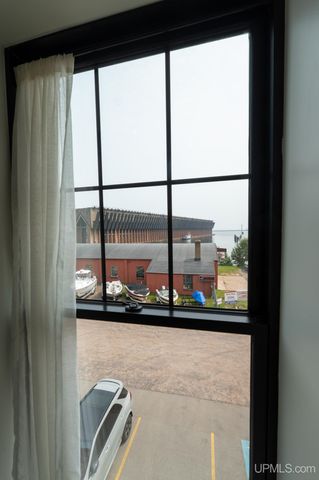 311 S Lakeshore Boulevard 3, Marquette, MI 49855