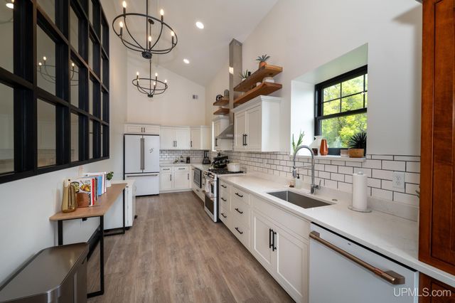 311 S Lakeshore Boulevard 3, Marquette, MI 49855