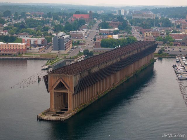 311 S Lakeshore Boulevard 3, Marquette, MI 49855