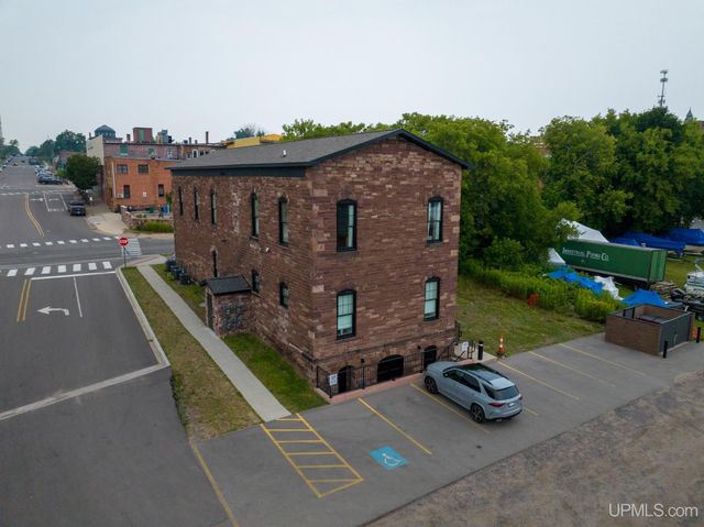 311 S Lakeshore Boulevard 3, Marquette, MI 49855