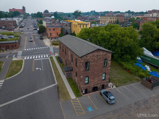 311 S Lakeshore Boulevard 3, Marquette, MI 49855