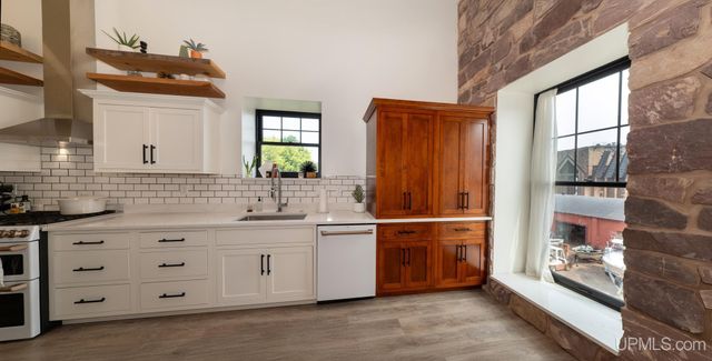 311 S Lakeshore Boulevard 3, Marquette, MI 49855