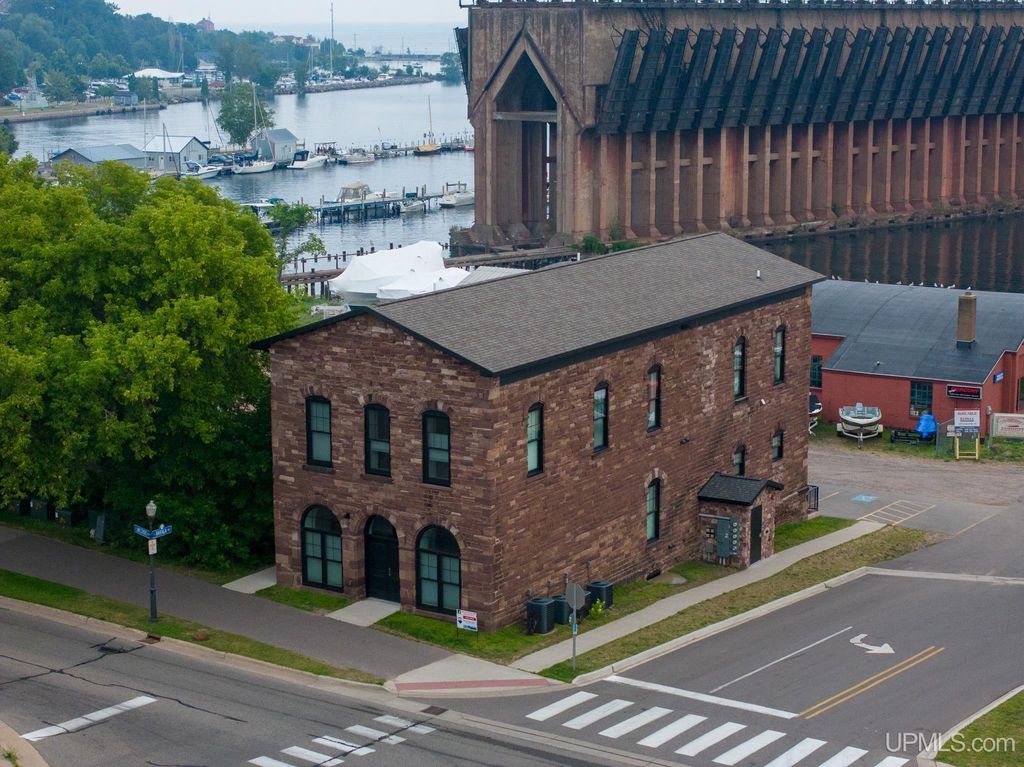 311 S Lakeshore Boulevard 3, Marquette, MI 49855