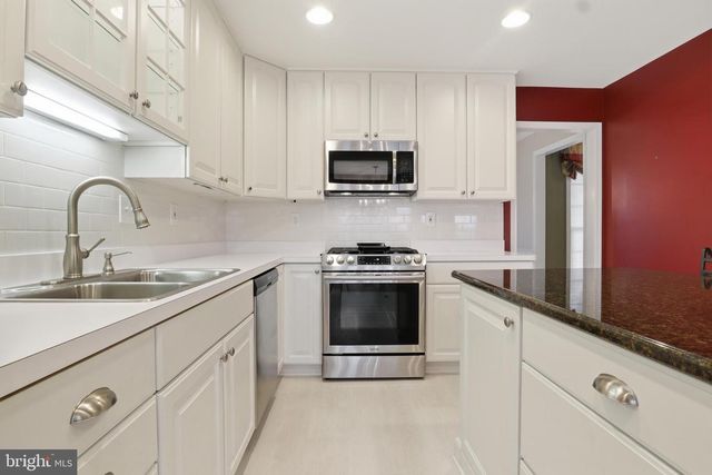 70 PISTON CT, Stewartstown, PA 17363