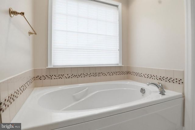 70 PISTON CT, Stewartstown, PA 17363