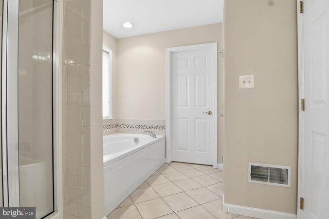 70 PISTON CT, Stewartstown, PA 17363