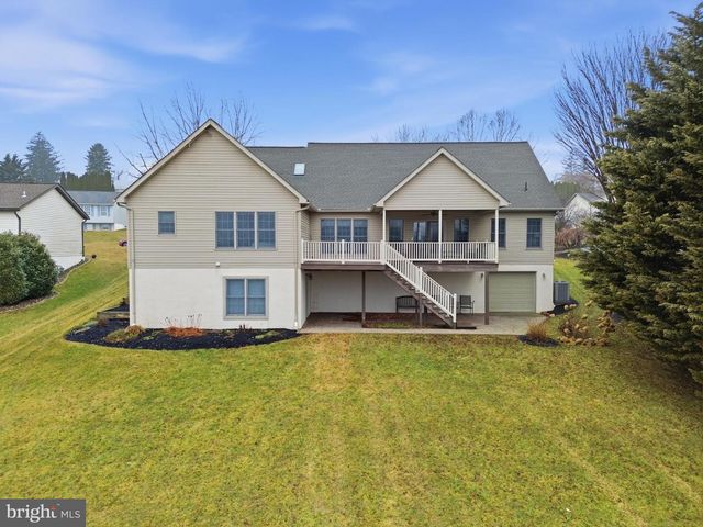 70 PISTON CT, Stewartstown, PA 17363